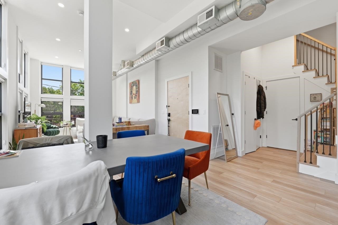 375 MONMOUTH ST Unit: 201