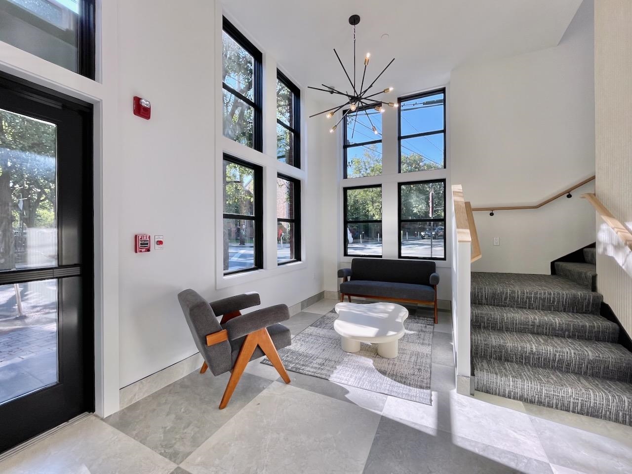 375 MONMOUTH ST Unit: 201