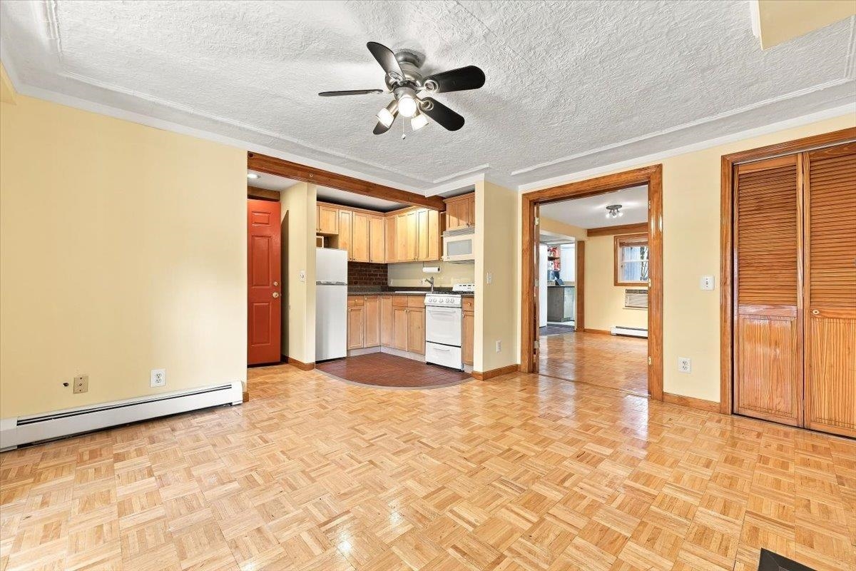 373 WEBSTER AVE Unit: 1