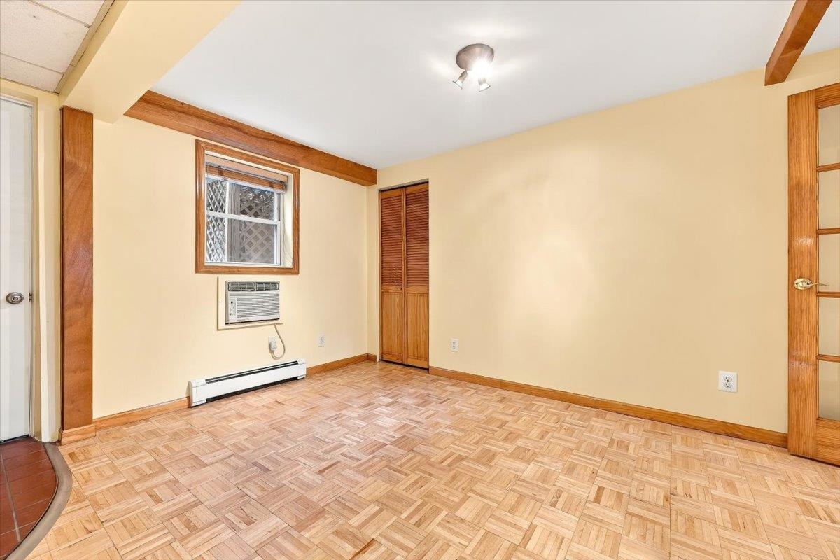 373 WEBSTER AVE Unit: 1