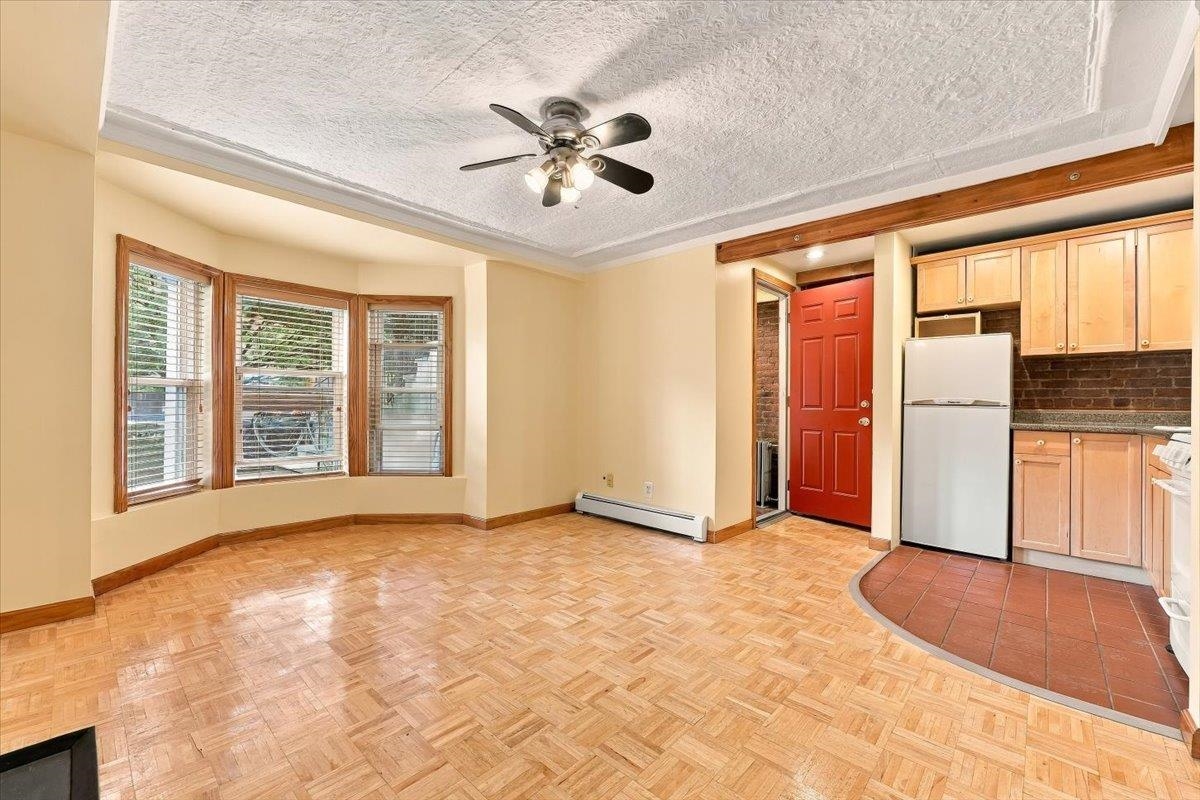 373 WEBSTER AVE Unit: 1