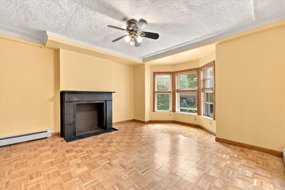 373 WEBSTER AVE Unit: 1