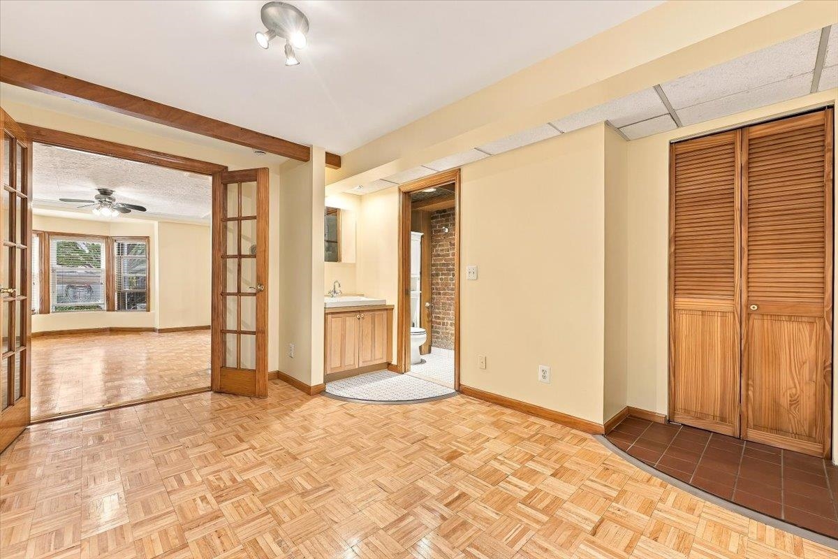 373 WEBSTER AVE Unit: 1