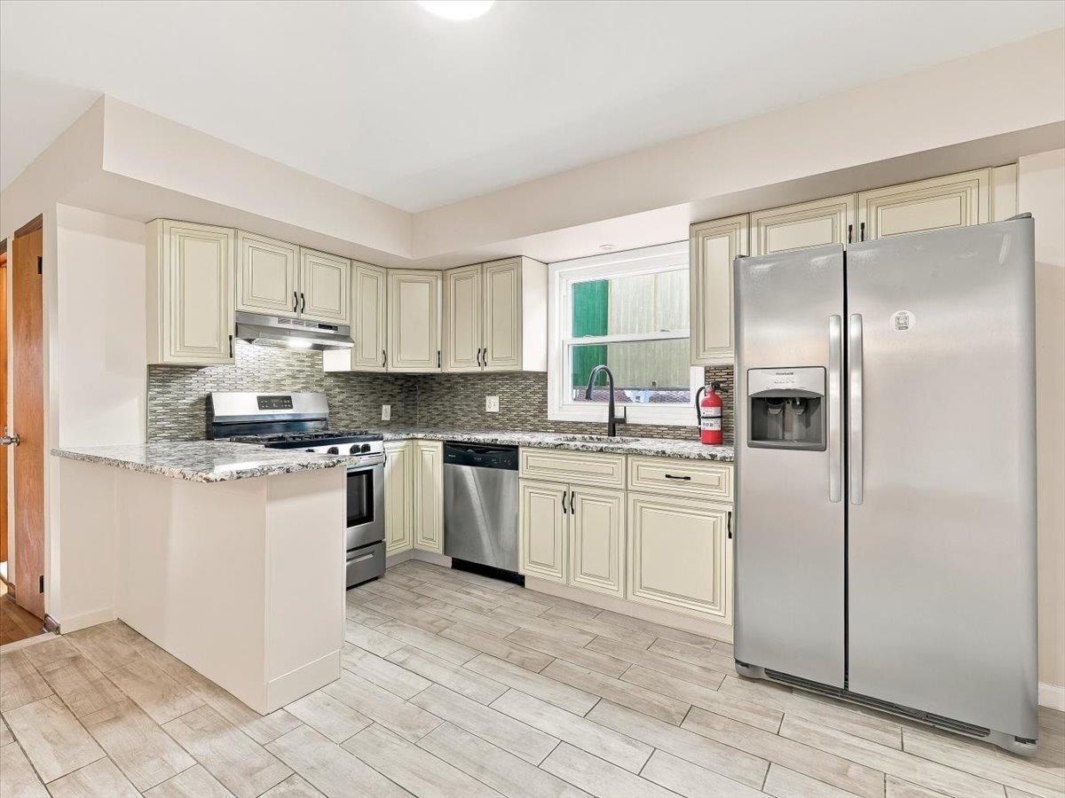 89 BLEECKER ST Unit: 1