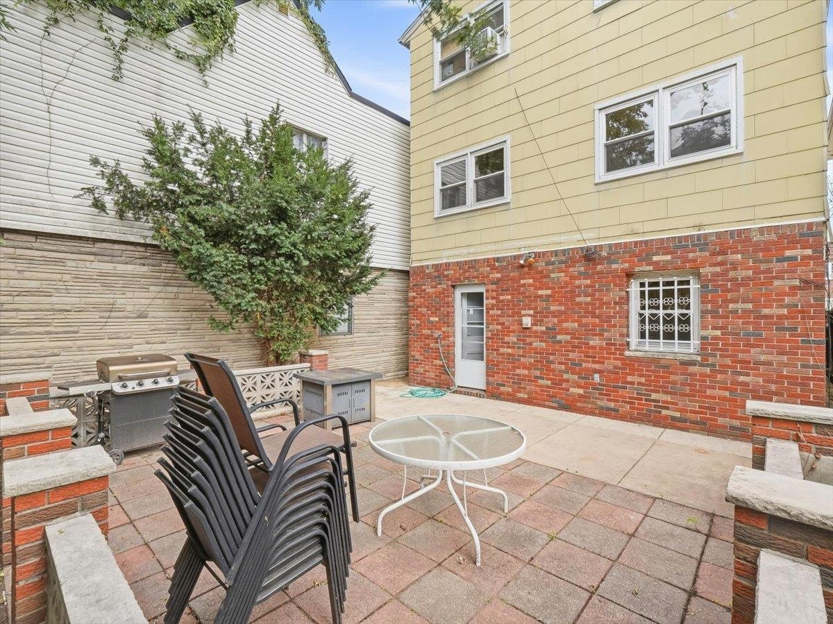 89 BLEECKER ST Unit: 1