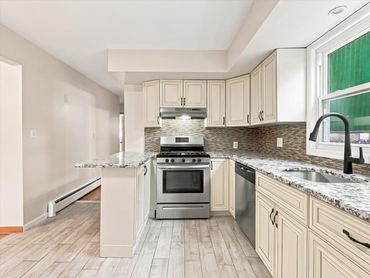 89 BLEECKER ST Unit: 1