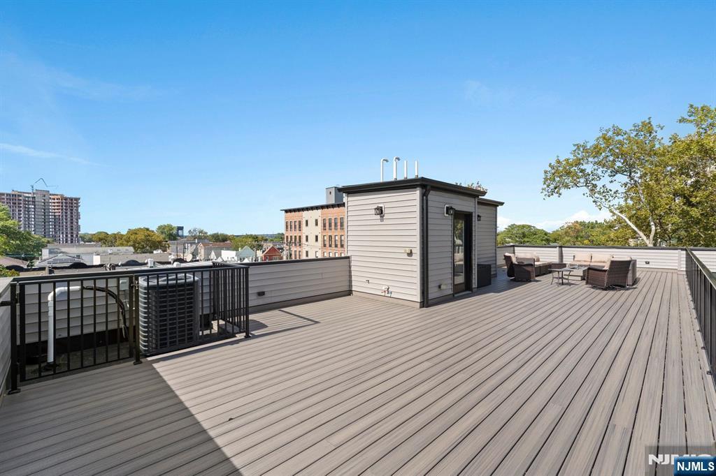 335 Virginia Avenue 2