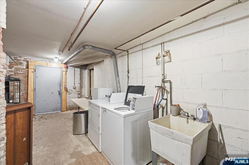 133 Grand Street 401