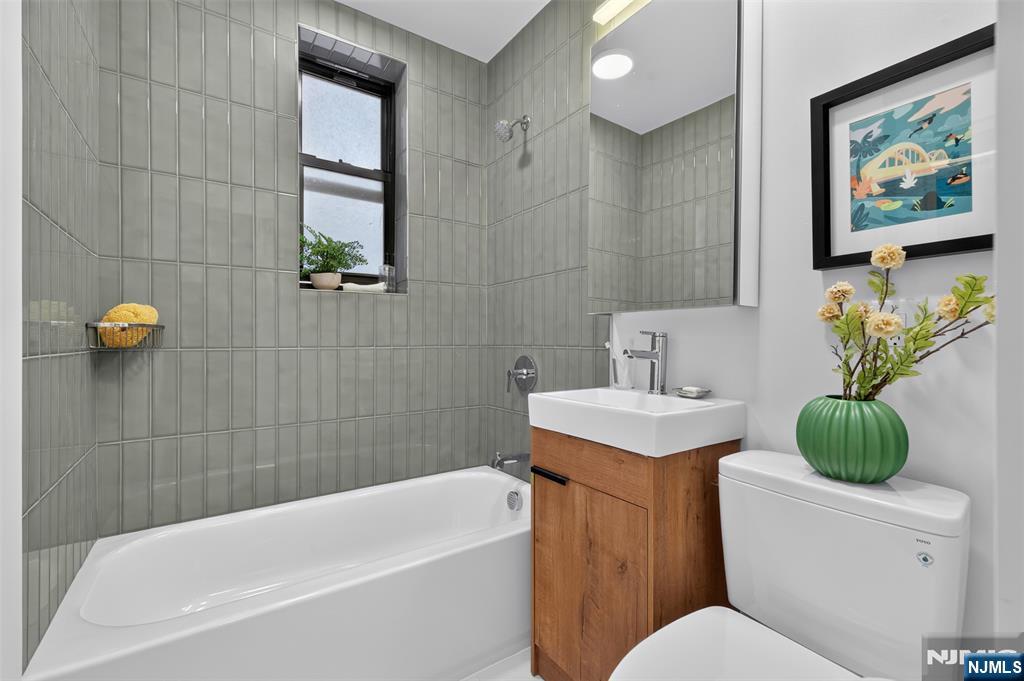 107 Kensington Avenue 302