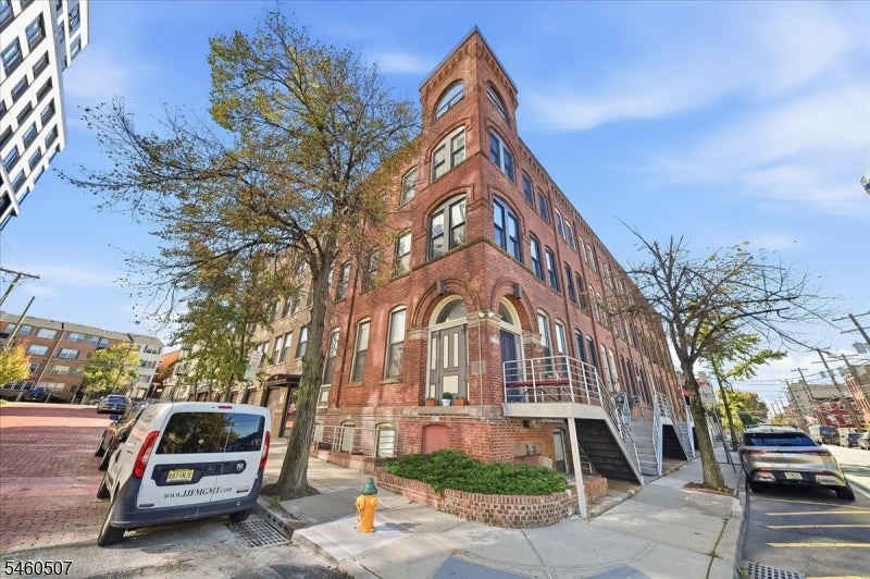 54-60 Mcwhorter St 106
