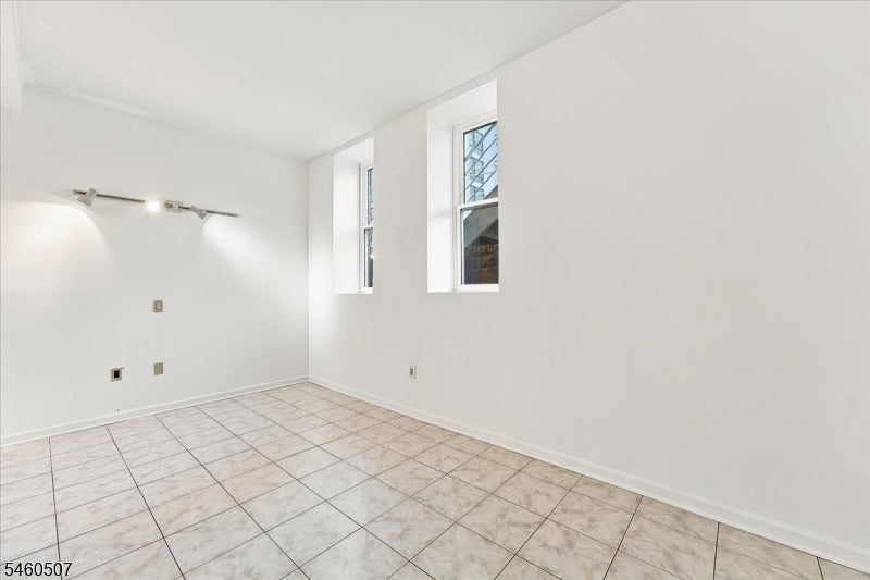 54-60 Mcwhorter St 106