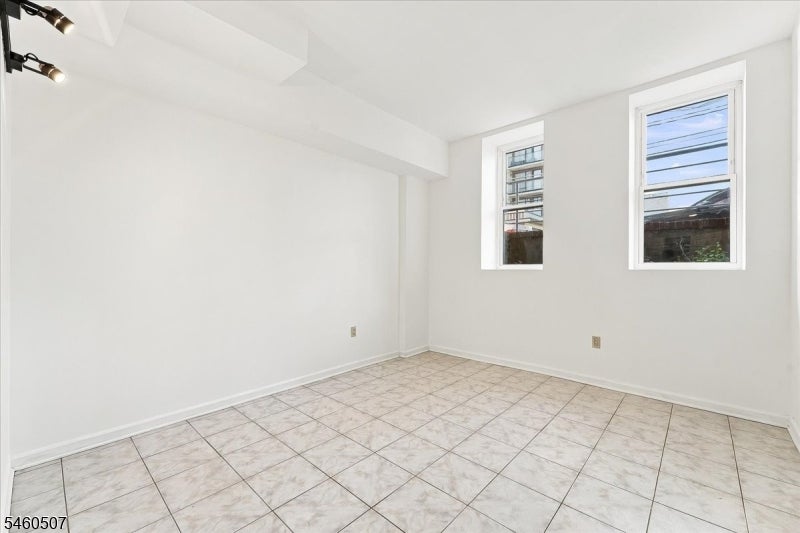 54-60 Mcwhorter St 106