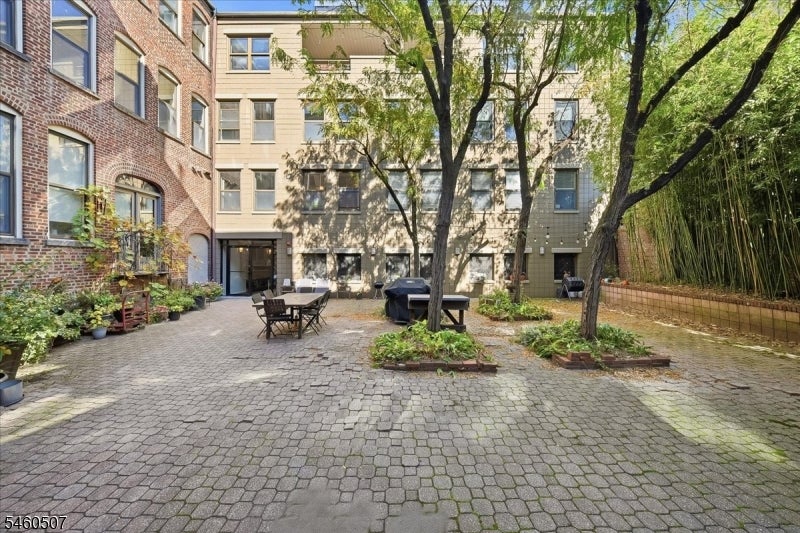 54-60 Mcwhorter St 106