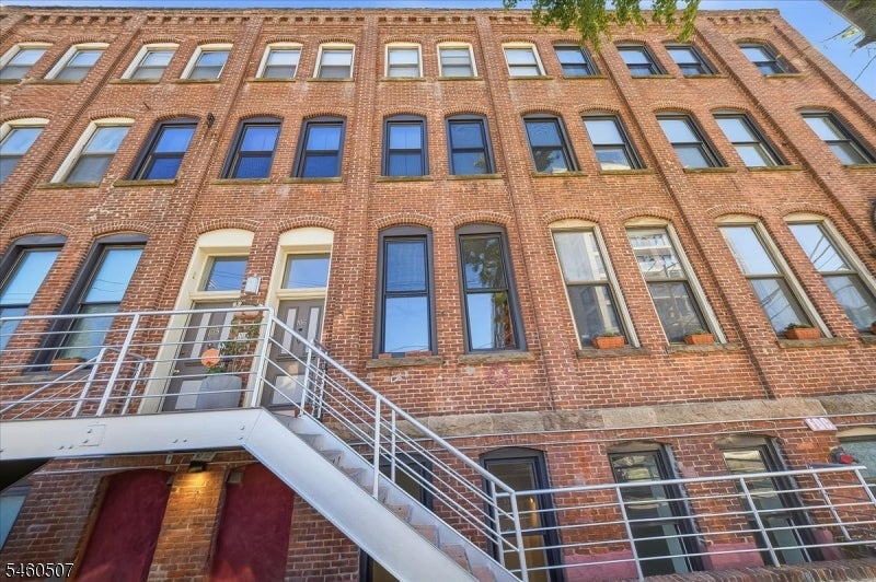 54-60 Mcwhorter St 106