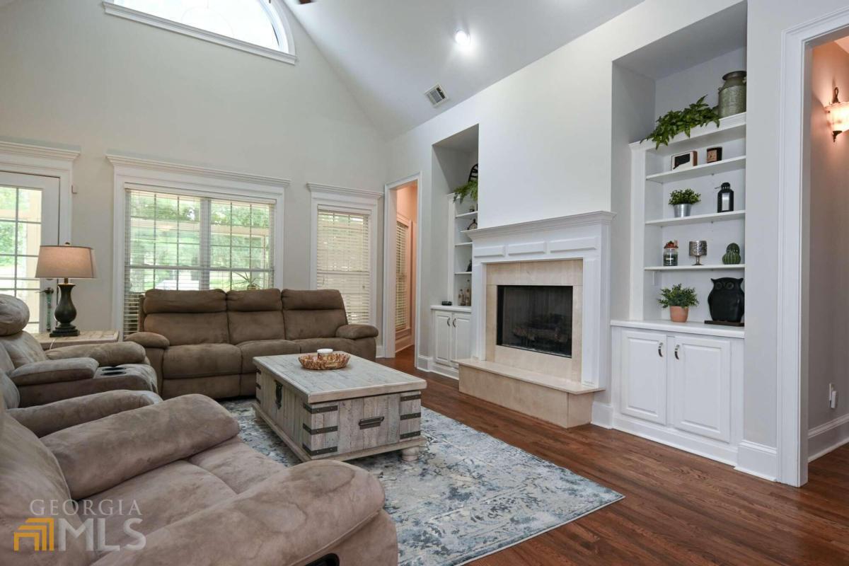 1070 Southwind Drive