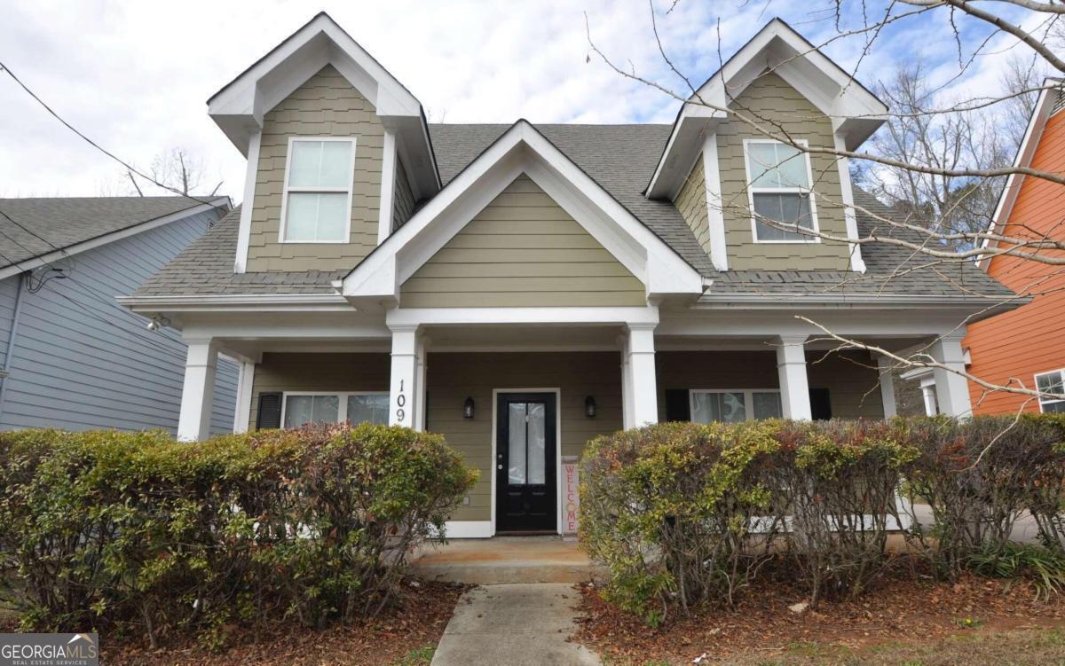 109 E Paces Drive