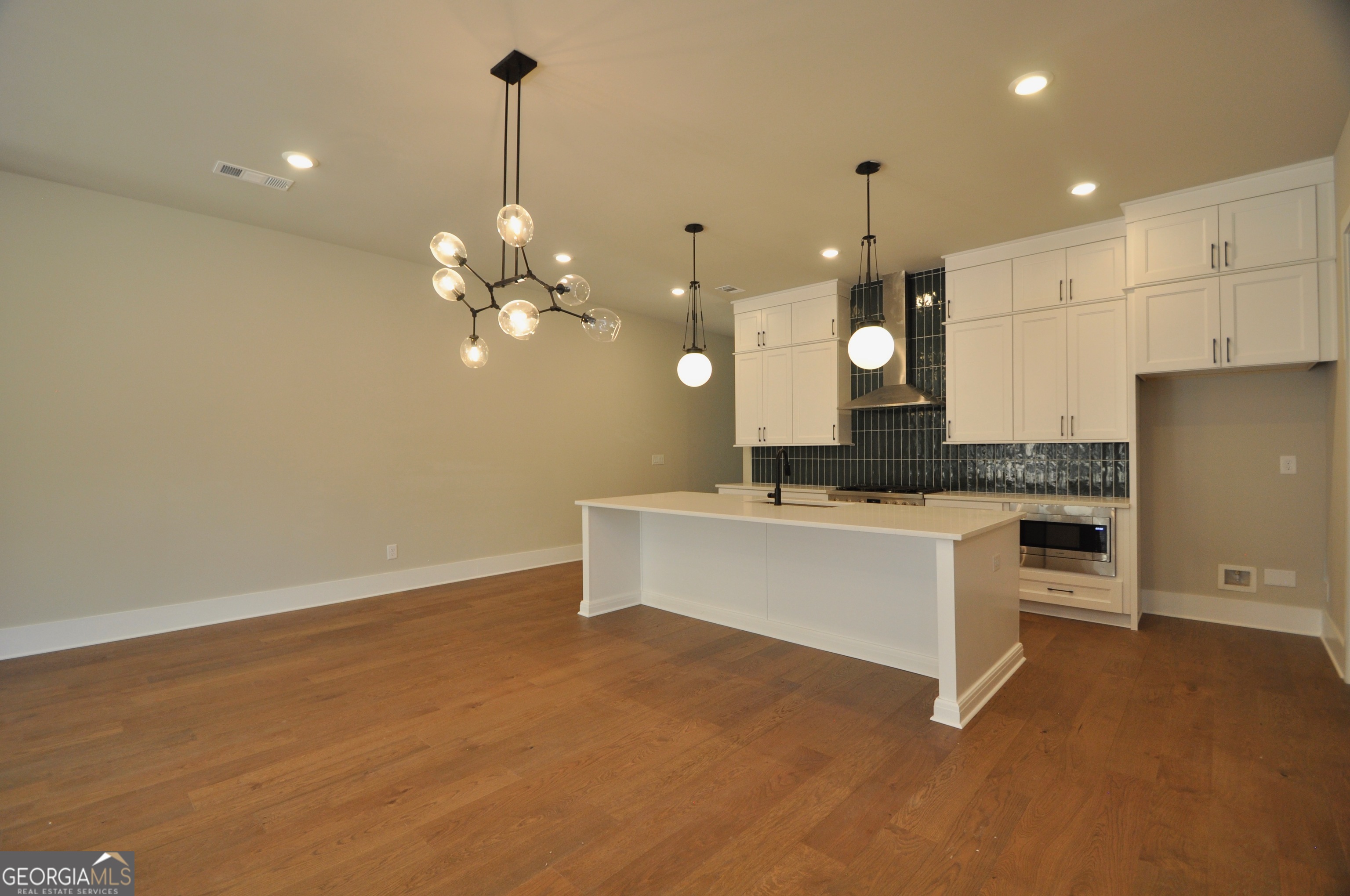 1260 Watson Lane # F7