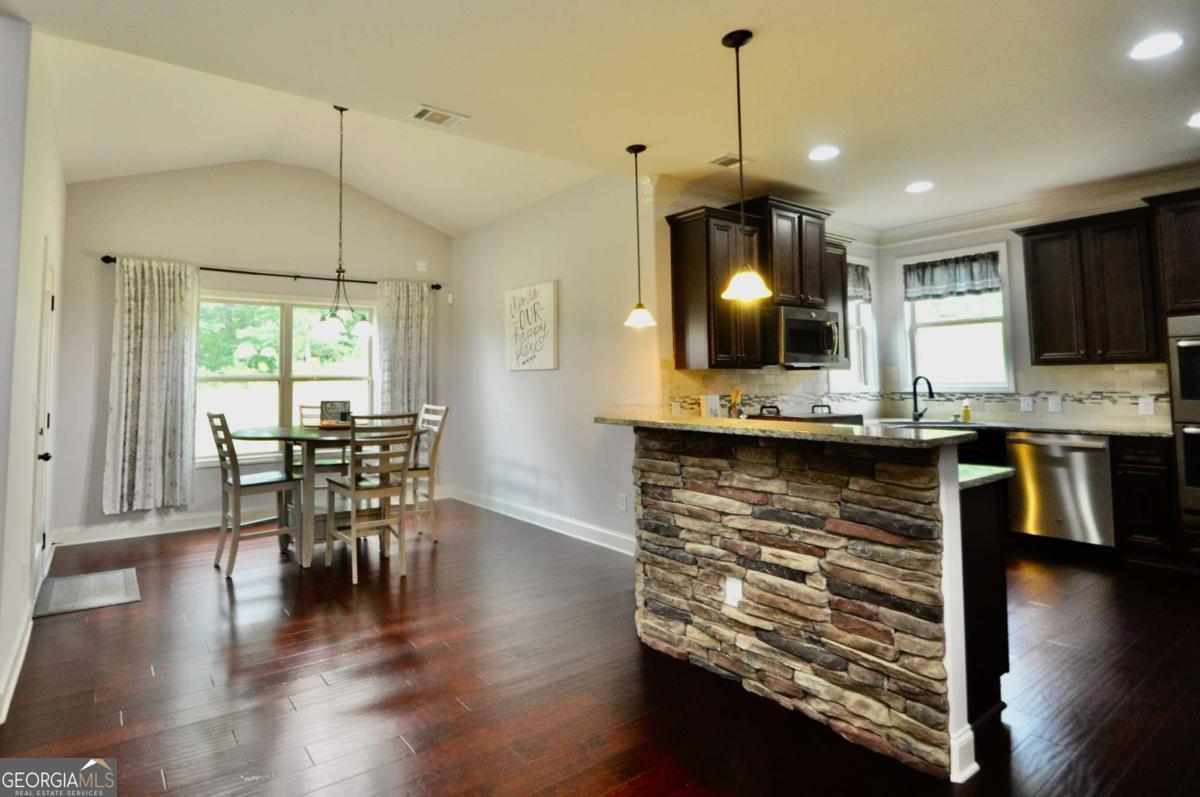 860 Ashland Falls Drive