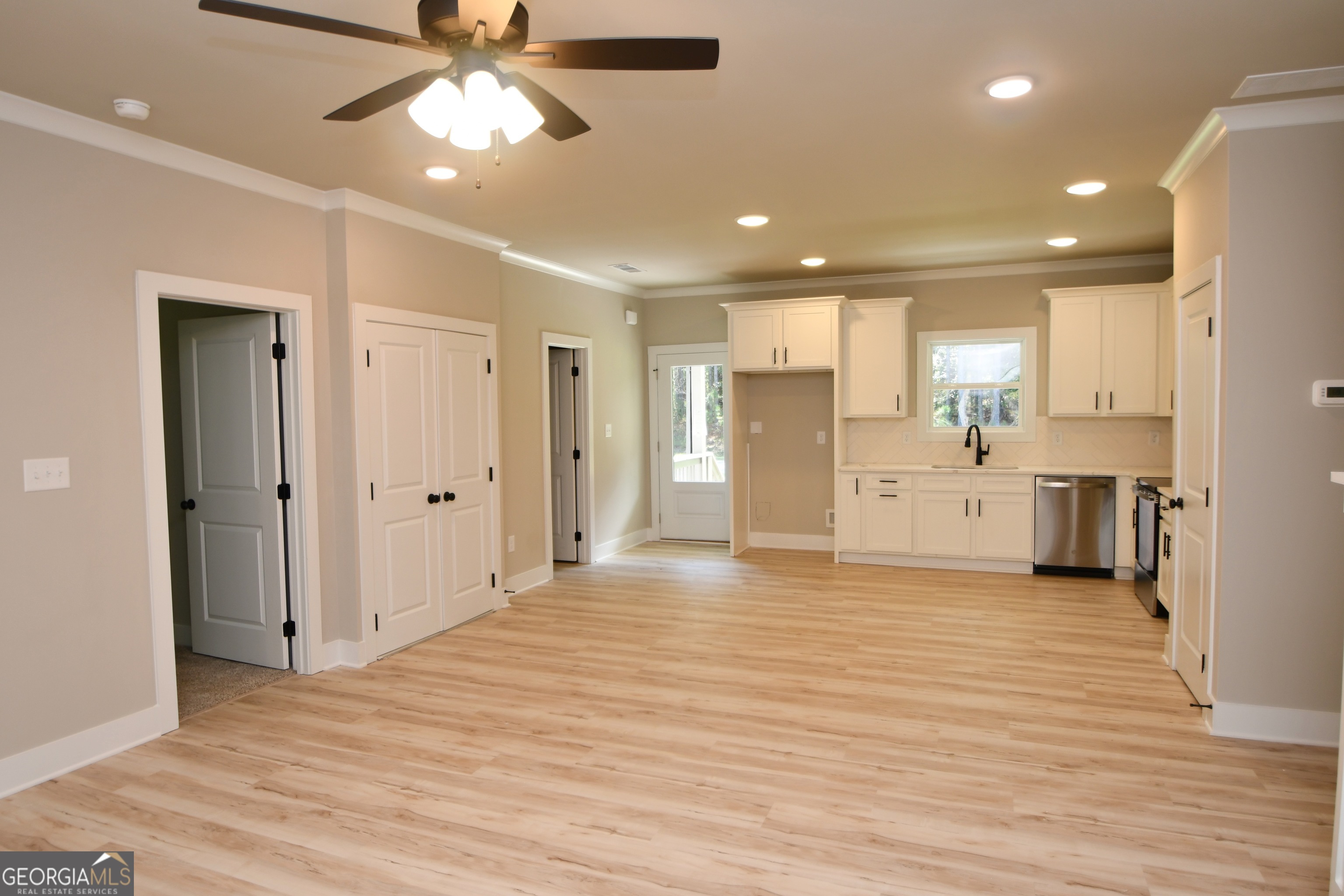 1165 Watersedge Cove