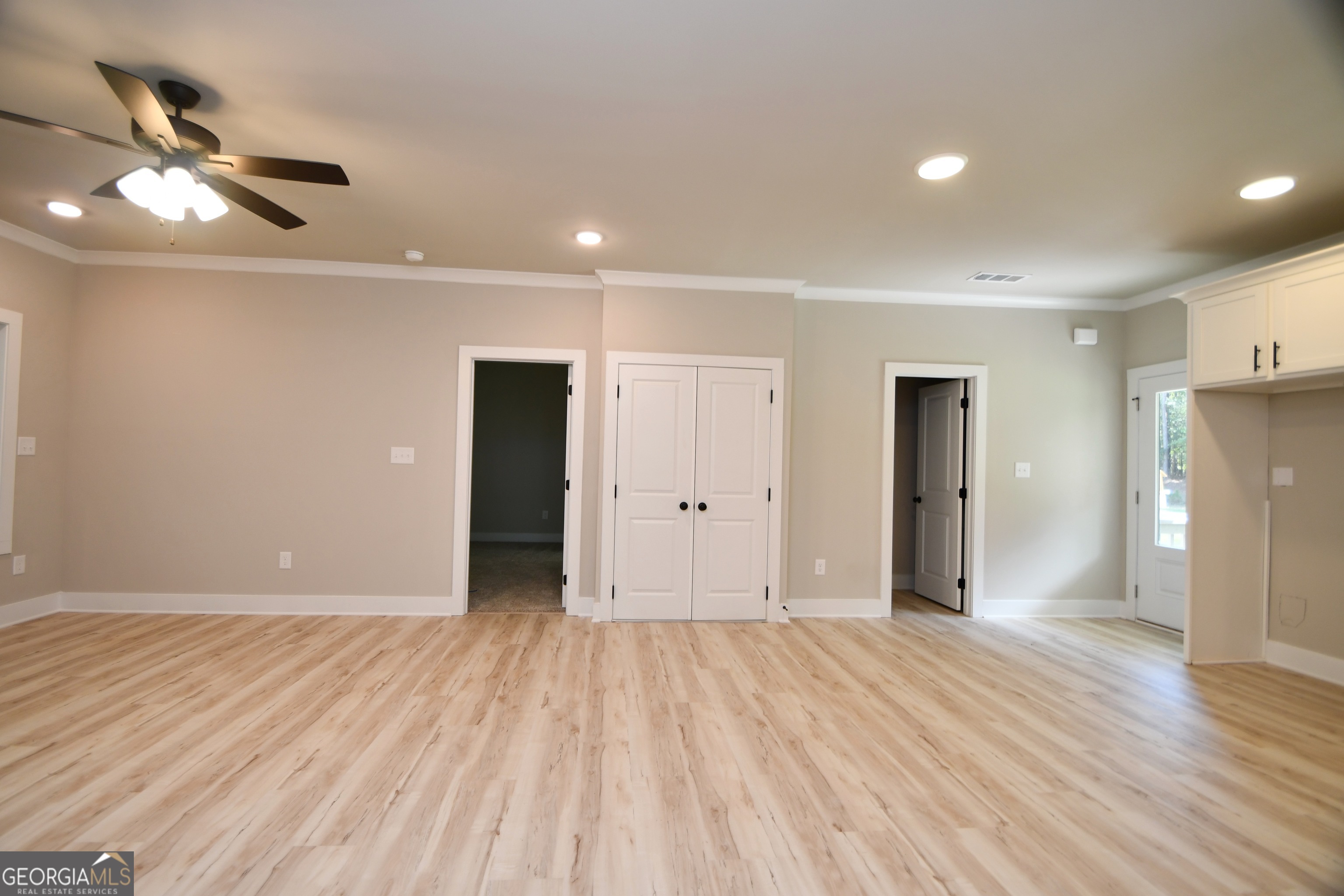 1165 Watersedge Cove