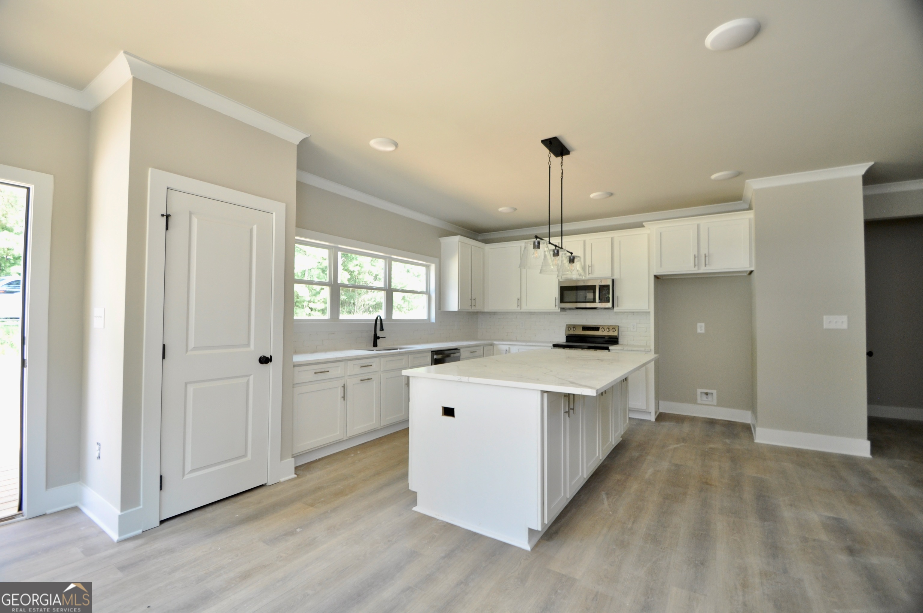 1198 Sunset Cove