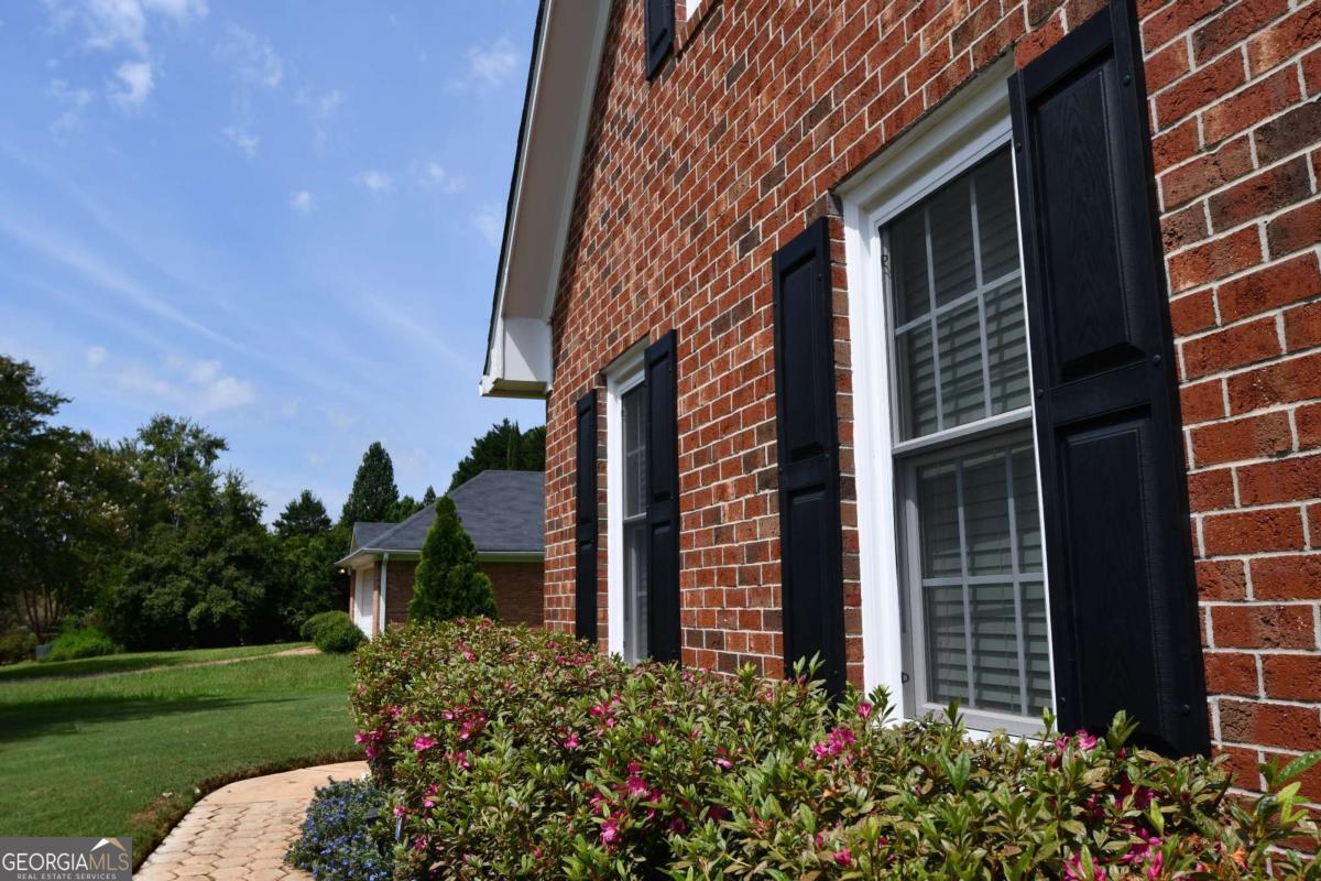 102 Meadow Creek Drive