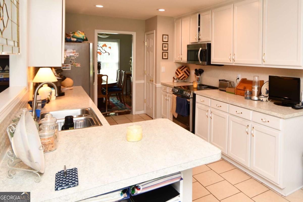 102 Meadow Creek Drive