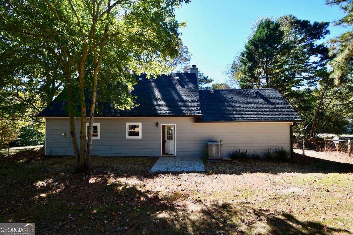 110 Thomas Trail, Covington