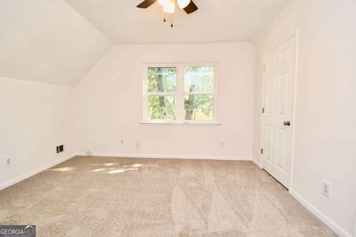 110 Thomas Trail, Covington