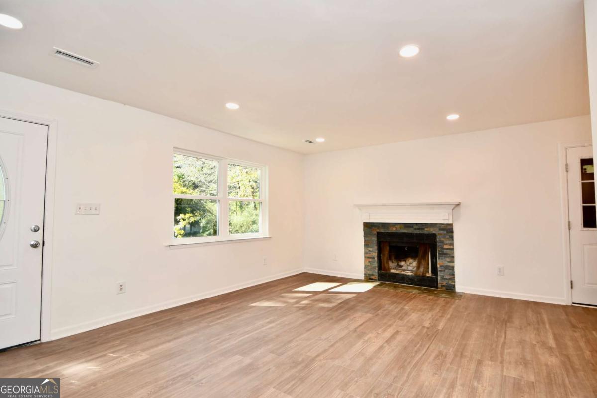 110 Thomas Trail, Covington