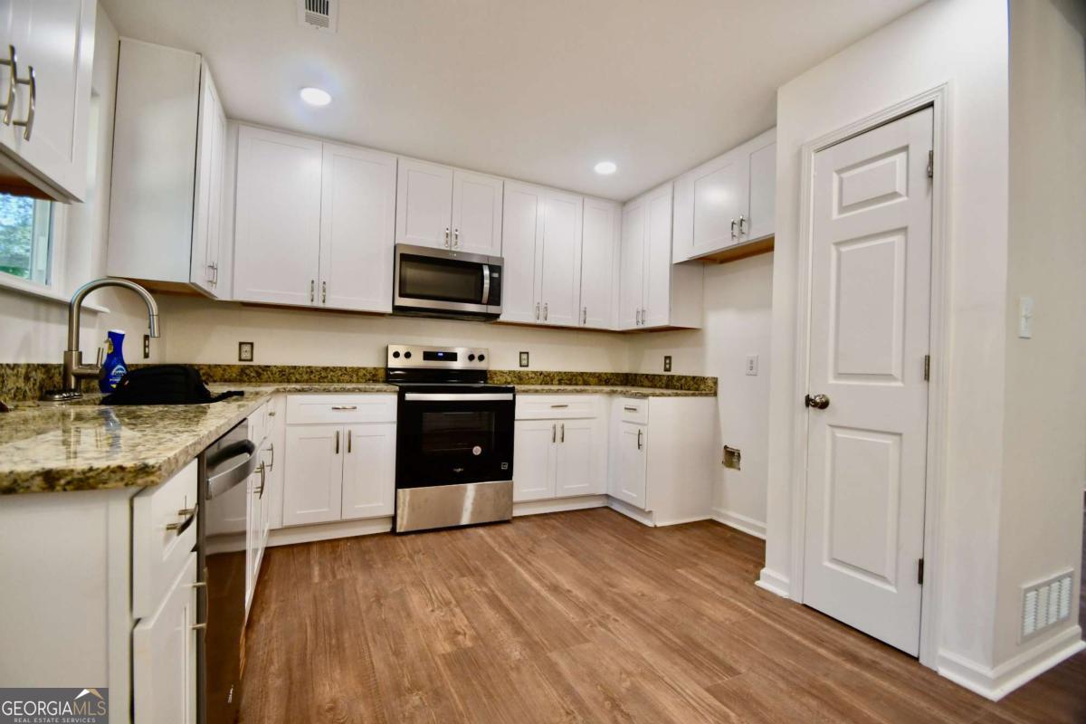 110 Thomas Trail, Covington