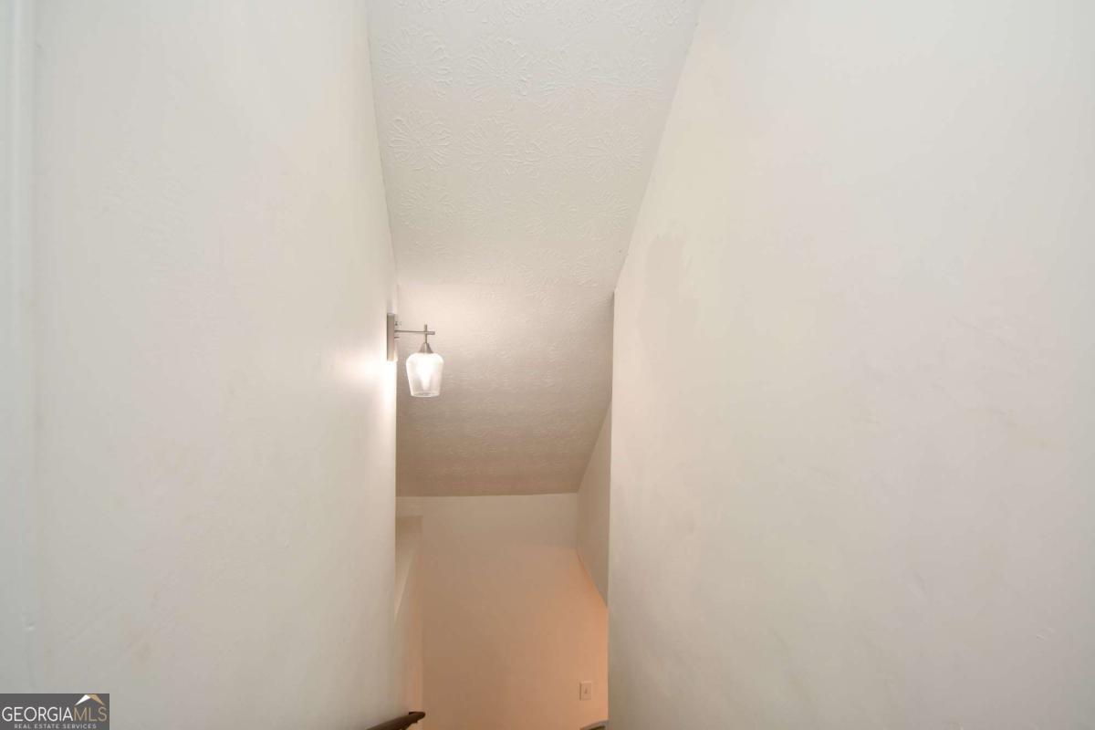 110 Thomas Trail, Covington