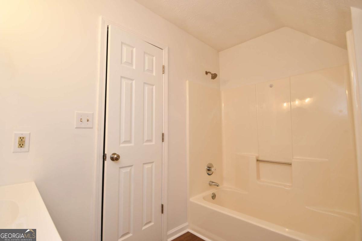 110 Thomas Trail, Covington