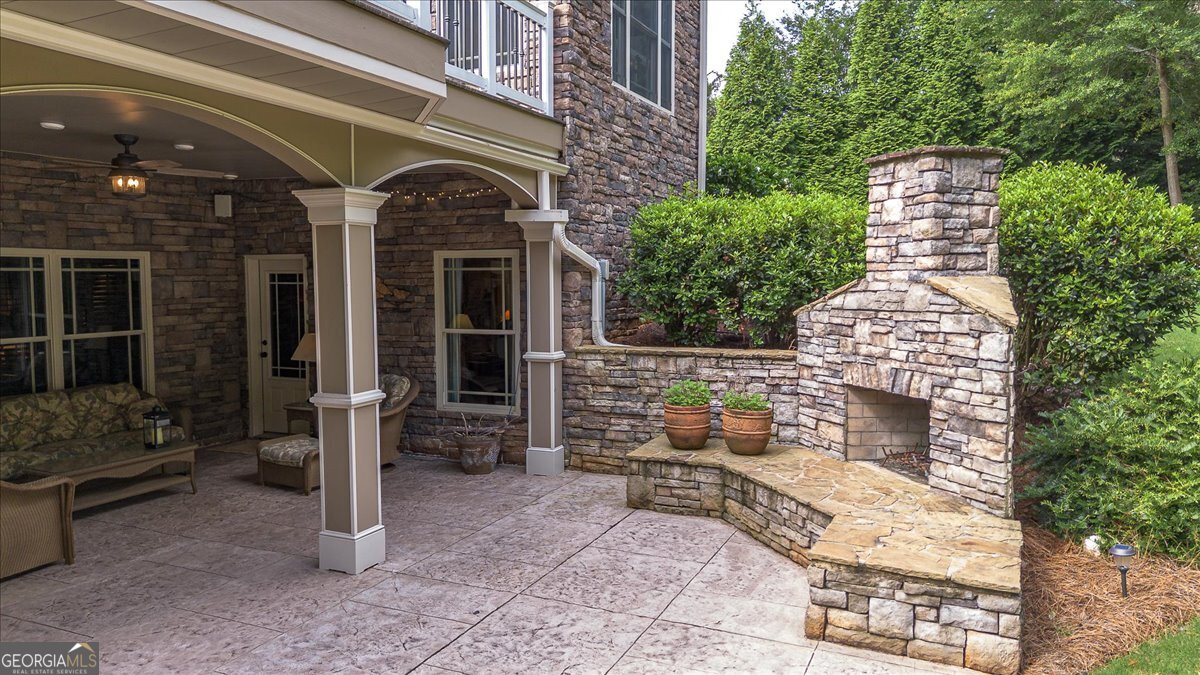 2481 Lakewood Manor Drive