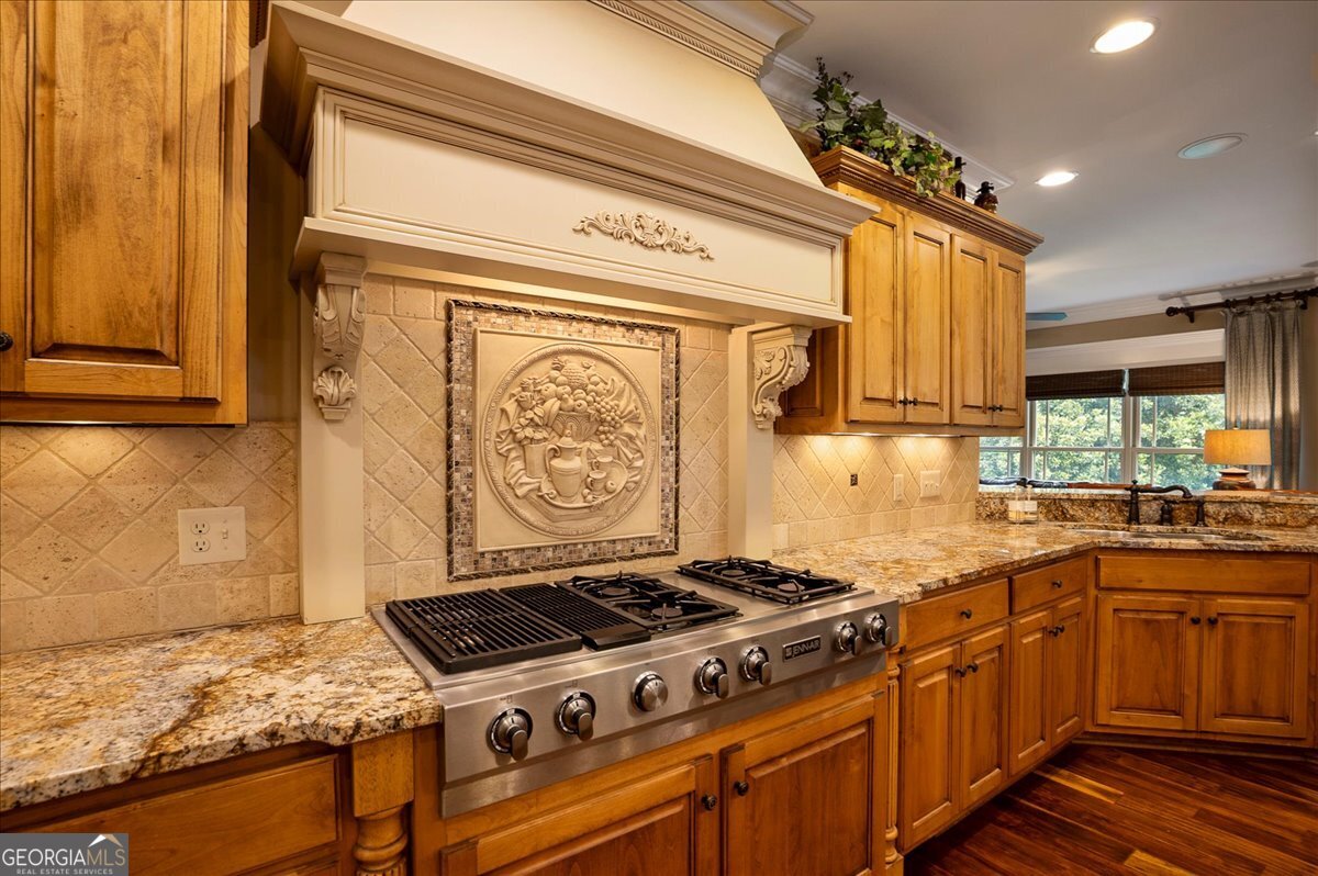 2481 Lakewood Manor Drive