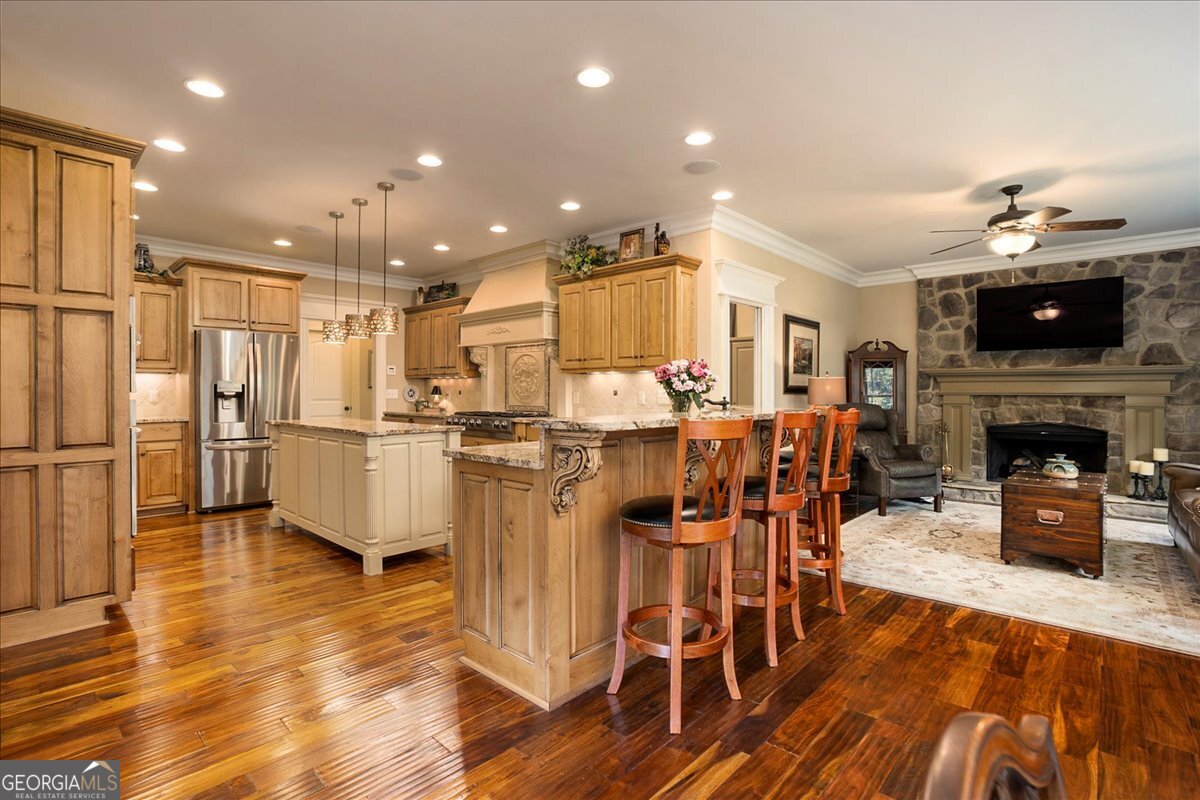 2481 Lakewood Manor Drive