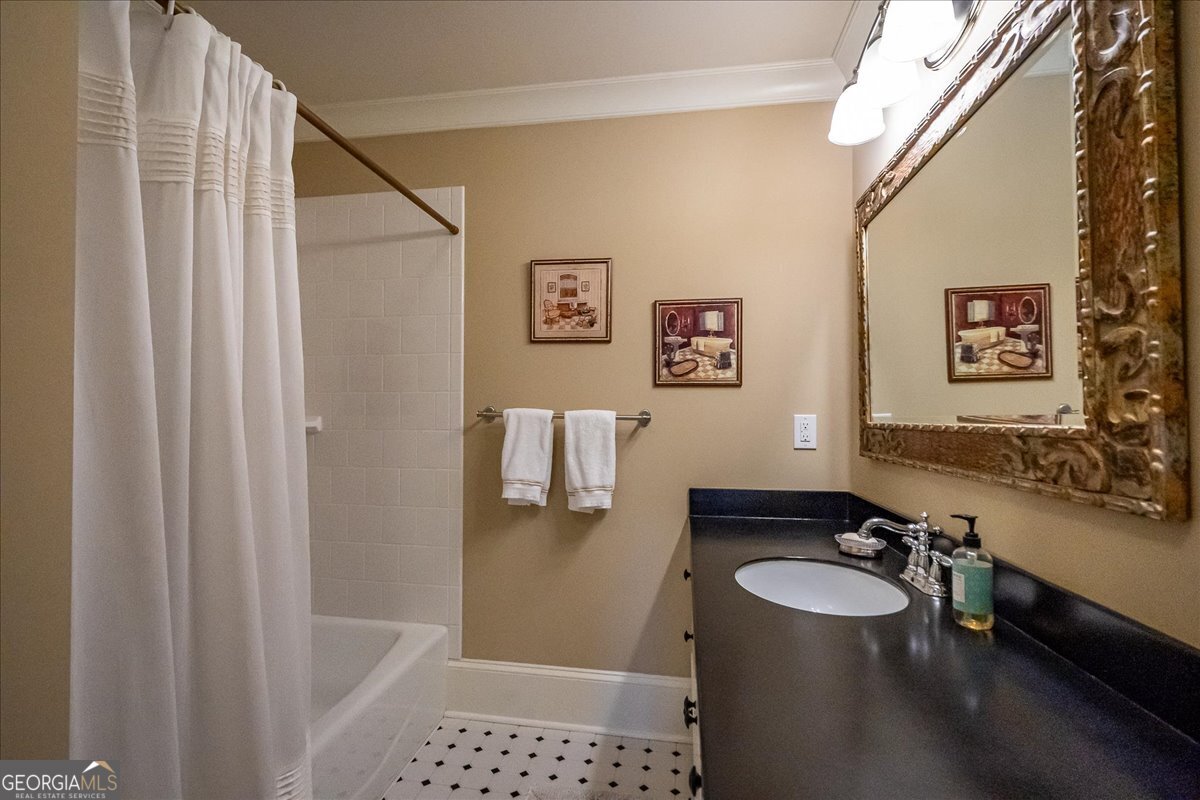 2481 Lakewood Manor Drive