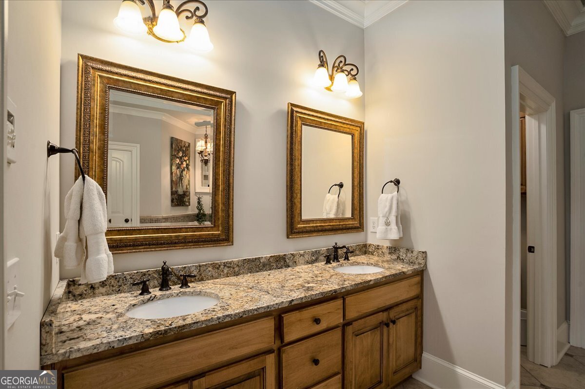 2481 Lakewood Manor Drive