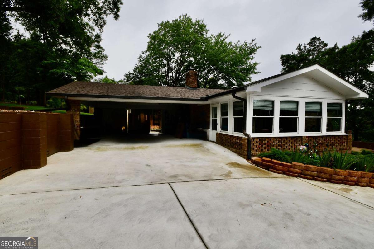 280 Valleybrook Drive
