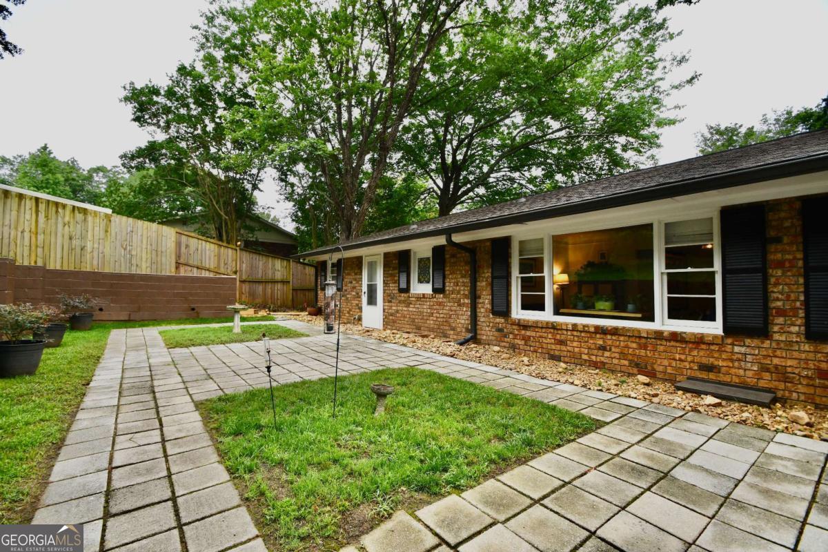280 Valleybrook Drive