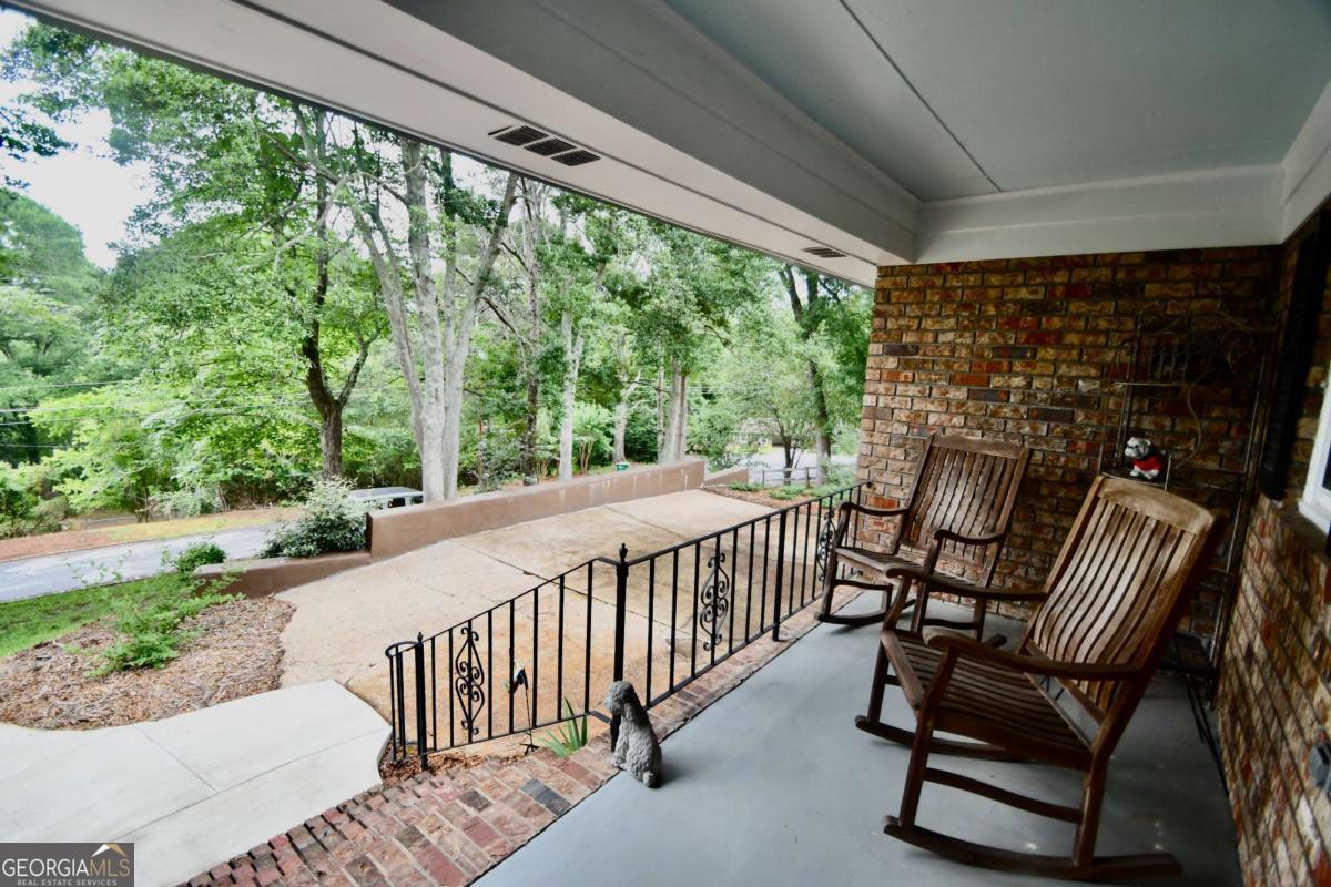 280 Valleybrook Drive