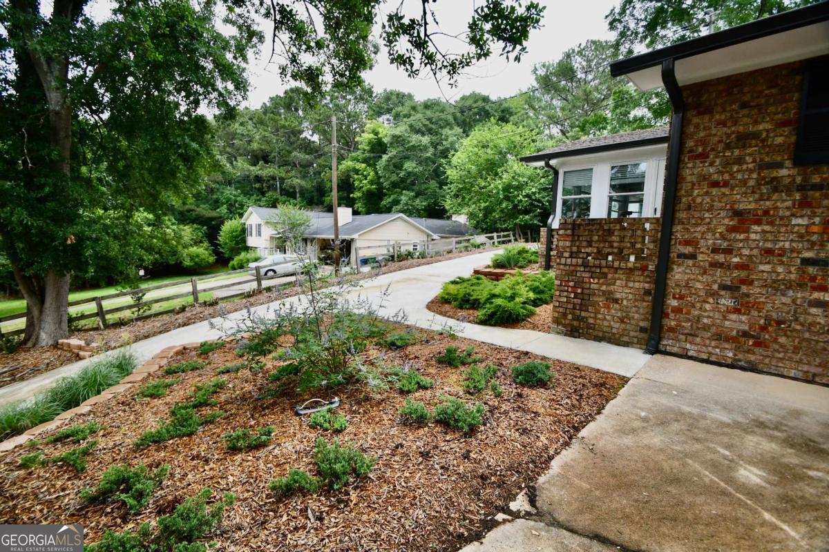280 Valleybrook Drive