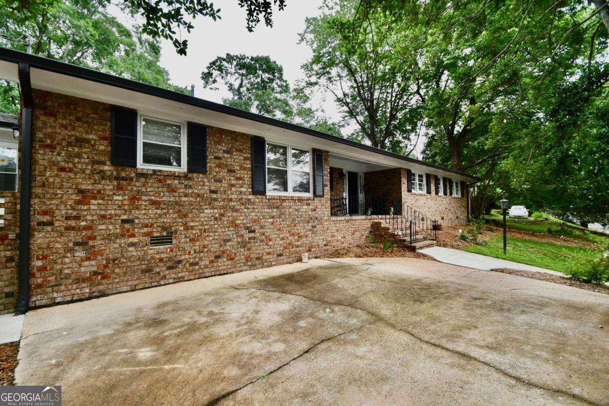 280 Valleybrook Drive