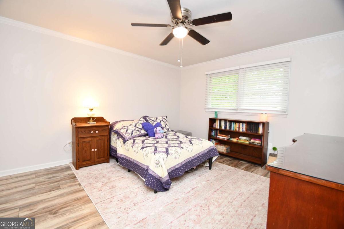 280 Valleybrook Drive