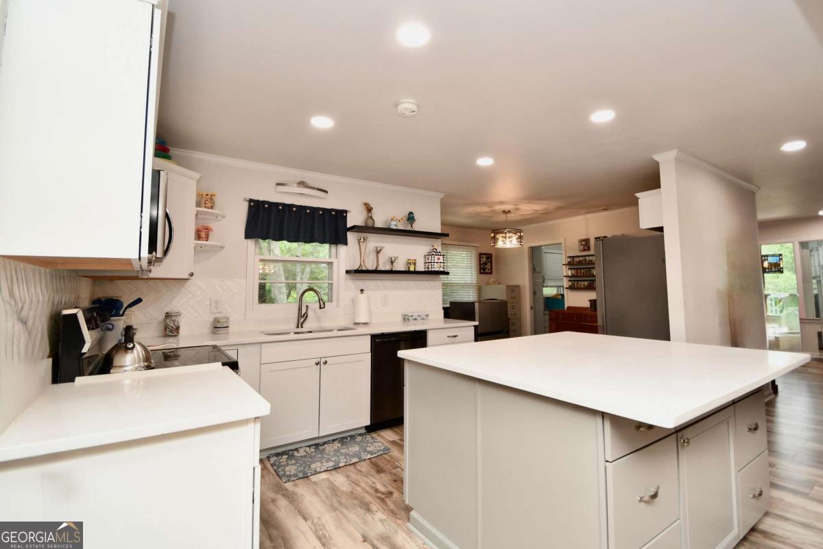 280 Valleybrook Drive