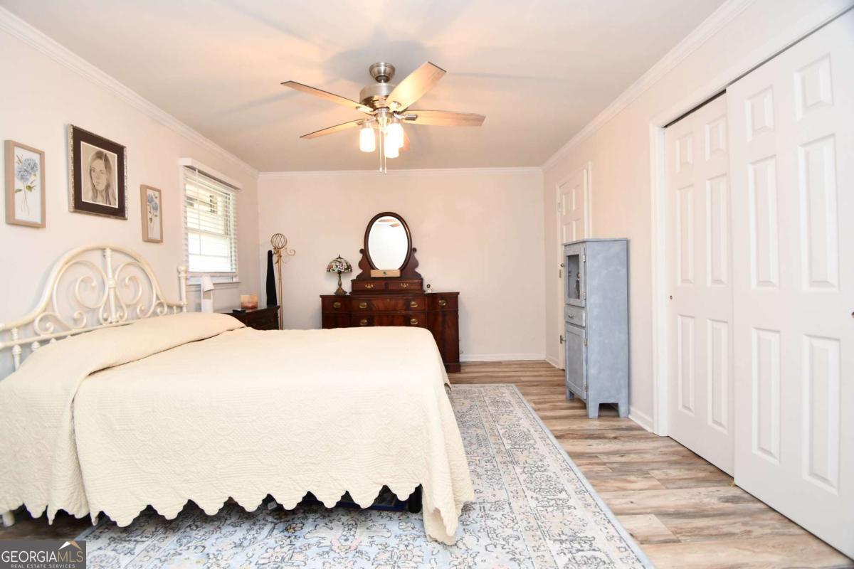 280 Valleybrook Drive
