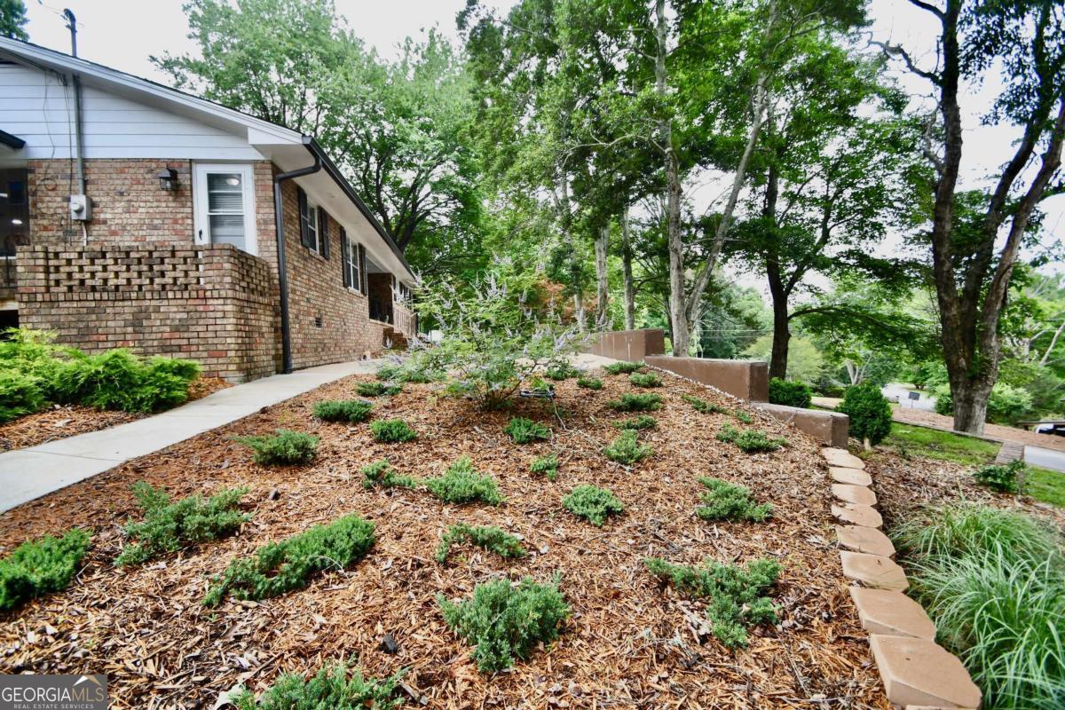 280 Valleybrook Drive