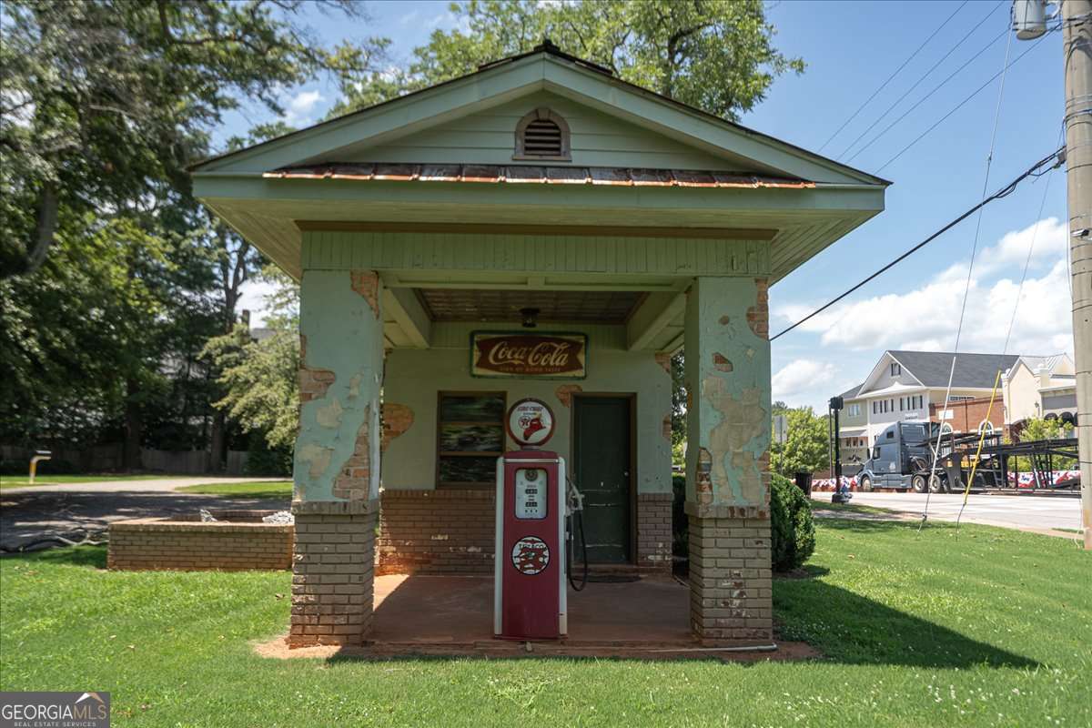 7 & 18 Main Street