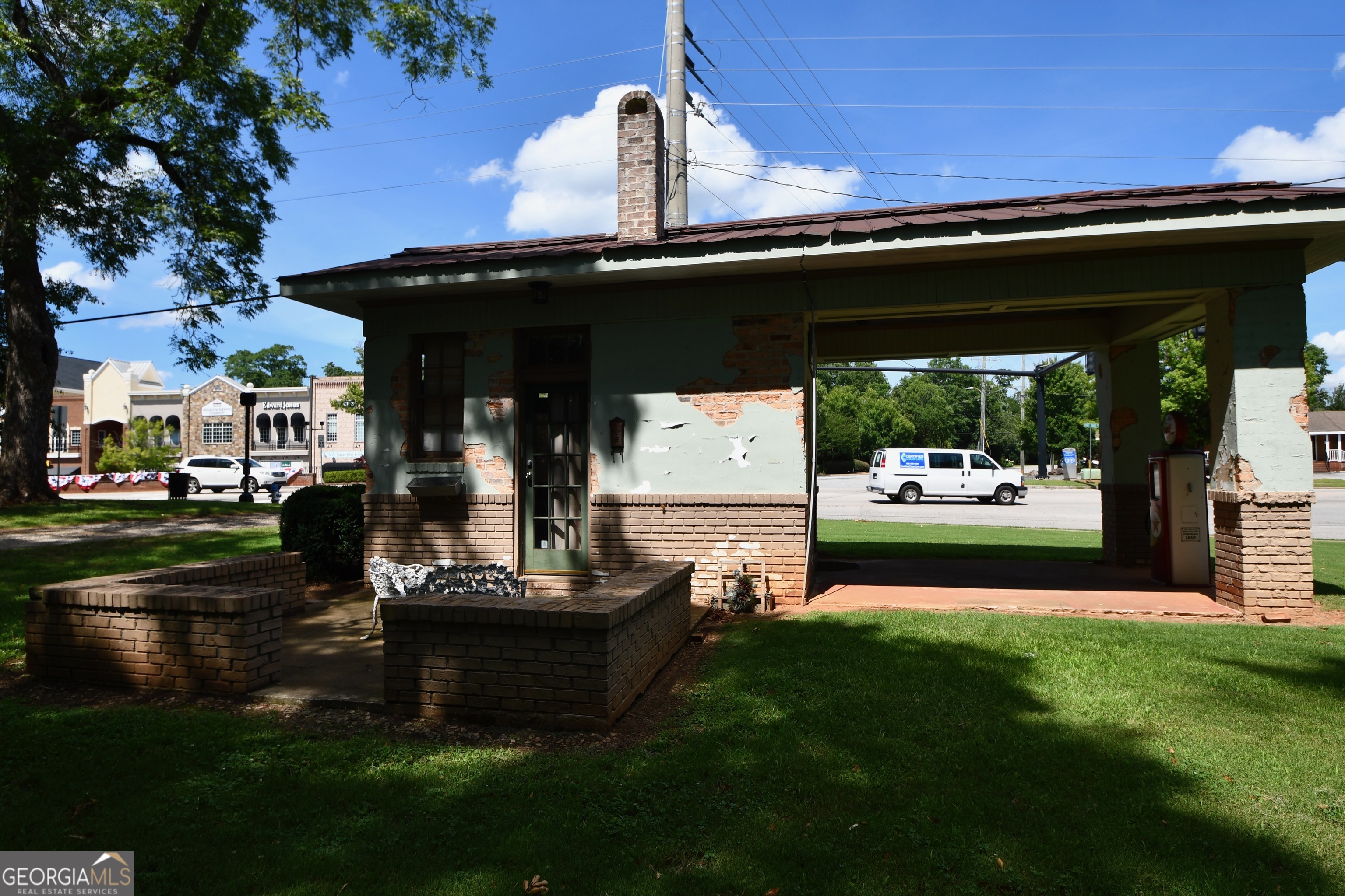 7 & 18 Main Street