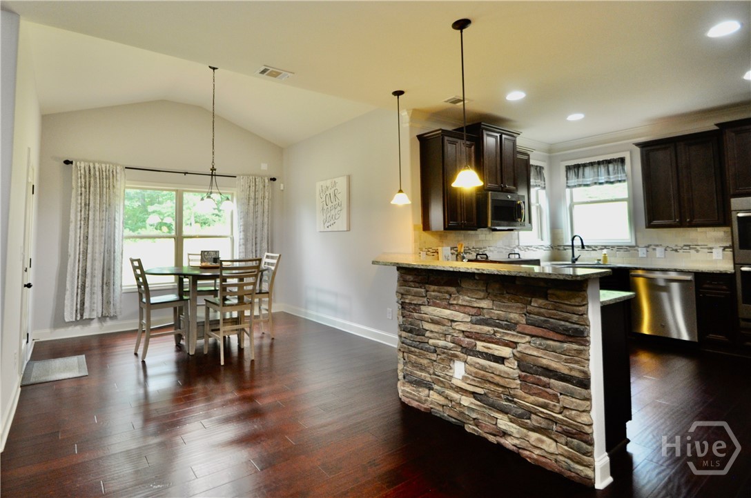860 Ashland Falls Drive